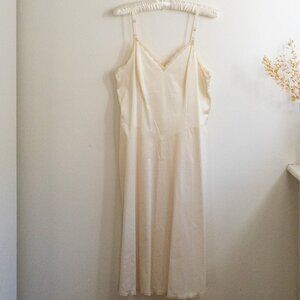 Vintage Slip Nightgown Nightie Lingerie – Soft, Elegant, and Timeless